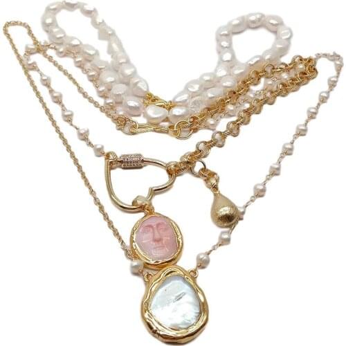 YYGEM 3Strands Pink Queen Conch Facial Coin Pearl Charm Cultured White Baroque Pearl Chain Collier statement necklace