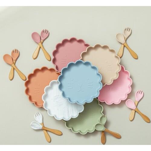 Baby Accessories Toddler Feeding Silicone Dinner Plates for Food Waterproof Soft Infant Fork Spoon Cartoon lion Shape Tableware
