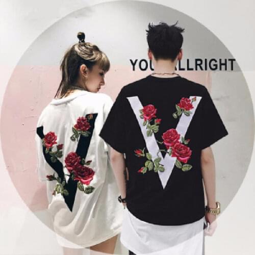 Summer big V rose hit color black and white stitching short-sleeved t-shirt for men and women couples oversize printed clothes