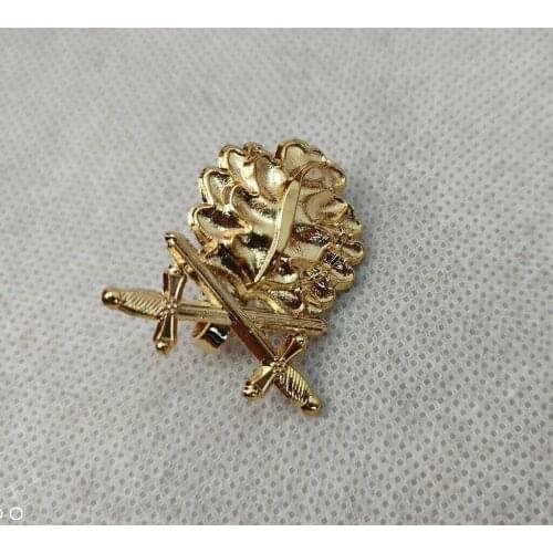 WWII GERMAN WH KNIGHTS IRON CROSS OAK LEAF SWORDS BADGE MEDAL IN GOLD