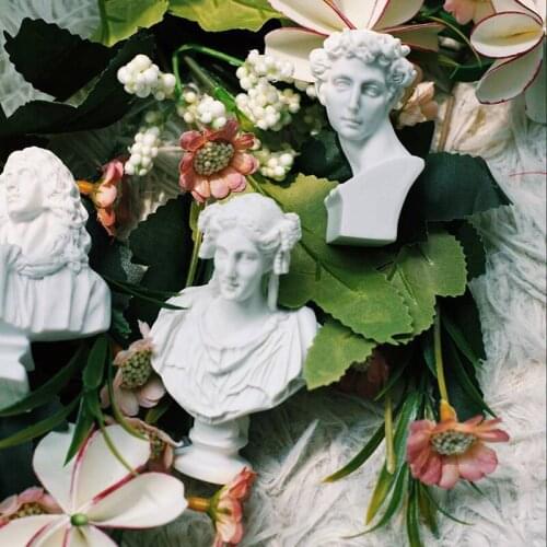 Desk Decoration Modern Resin Mini Sculpture Fairy Garden Accessories People Statue Character Figurines