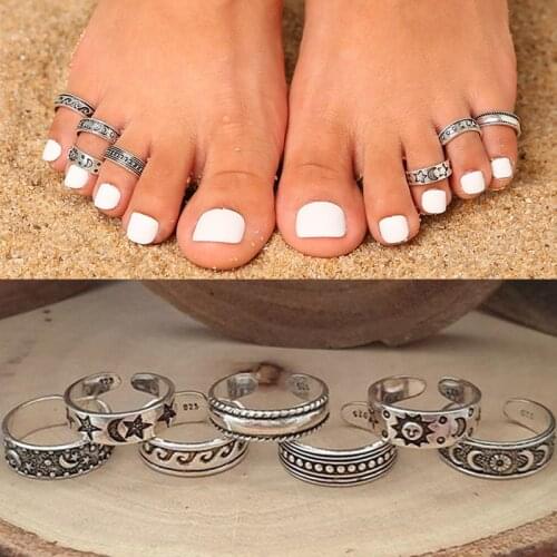 7Pcs Vintage Hollow Carved Star Moon Toe Rings Kits Bohemian Adjustable Open Finger Ring for Women Boho Beach Foot Ring Jewelry