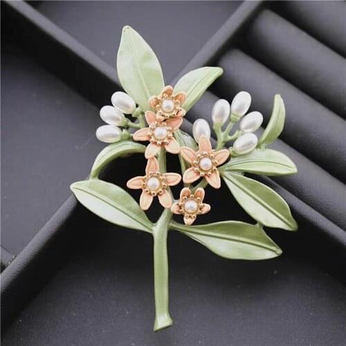 Fashion Vintage Elegant Flower Plant Brooch Alloy Enamel Pearl Green Leaf Brooches Lady Party Pins Birthday Gifts