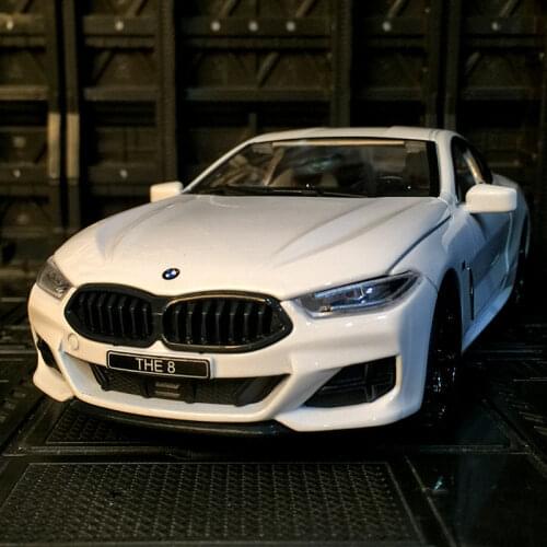 1:24 BMW M8 Alloy Car Model Diecasts Metal Vehicles Collection Sound and Light High Simulation Model Car Toy For Childrens Gift