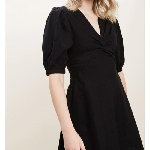 New product summer 2021 new European and American ins style V-collar lantern sleeves solid color small bla