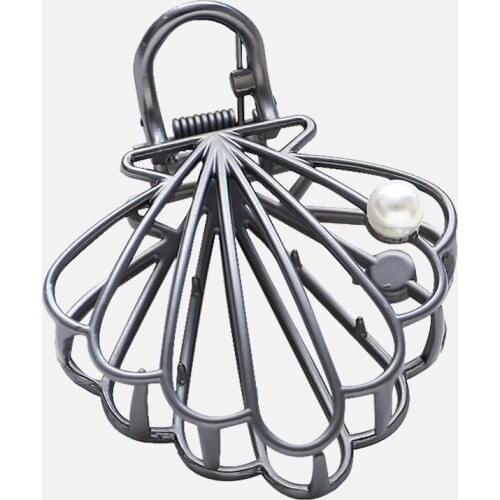 Hollow Out Hair Claw Clips for Women Accessories Geometric Gun Black Metal Crab Hairpin Clamp Pearl New Fashion Headwear Gifts