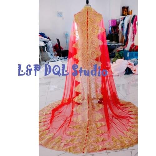 Gorgeous Red Long Wedding Veil 2.5m Red Tulle with Gold Applique Bridal Veil Top Quality Wedding Accessories Bridal Veils