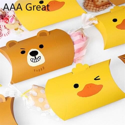 50Pcs/Lot Cute Kraft Paper Pillow Candy Box Wedding Favors Cartoon Gift Candy Boxes Home Party Birthday Supply Packaging Present