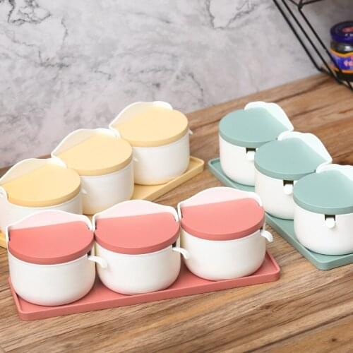 Creative with a spoon spice bottles suits seasoning box of condiments household receive a case