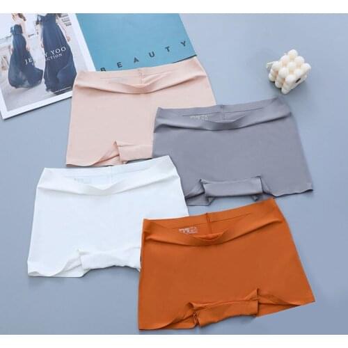 2021 Ice Silk Traceless Underwear Womens Cotton Crotch Antibacterial Flat Safety Pants Four Corners Anti Light Summer Panties