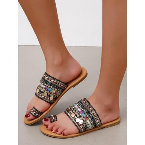 Ladies Sandals Slippers Beach Shoes 2020 Summer New Style New Flat Retro Toe Cover Non-slip Wear-resistant Light and Breathable