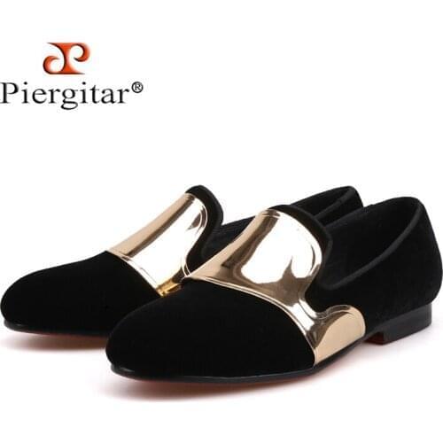 PIERGITAR 2018 new arrive Handmade Men Velvet shoes with Big Gold metal Buckle Wedding and Party men loafers Fashion mens flats