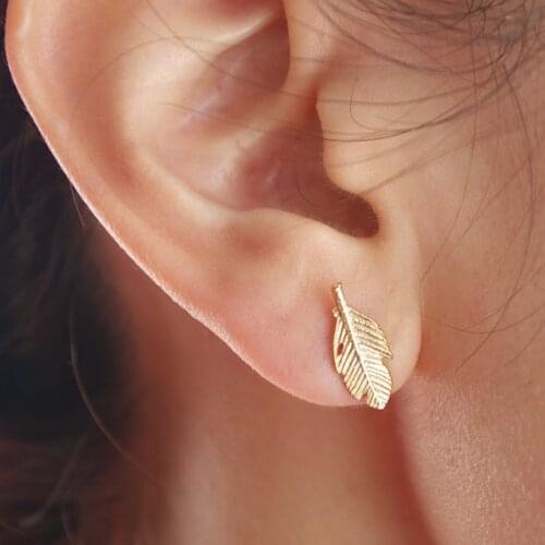 New Fashion Leaf Earrings Fallen Leaves/Feather Shape Female Earring Simple Leaf Stud Earrings for Women Party Earrings