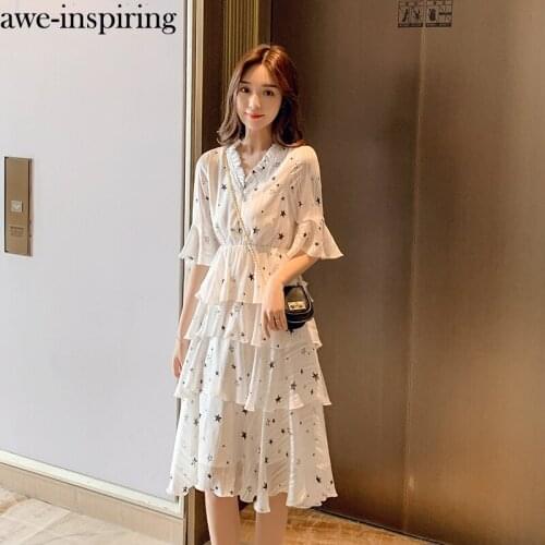 Awe-inspiring Casual Kawaii Women Vintage Dress Chic White Black Star Printed Cascading Ruffle Dress V-Neck Summer Dresses