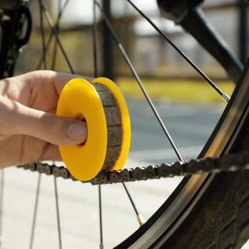 Bicycle Roller Chain Oiler Lubricating Cycling Gear Roller Cleaner Lubricant W/Magnet Bicycle Chain Repair Tools Bike Accessorie