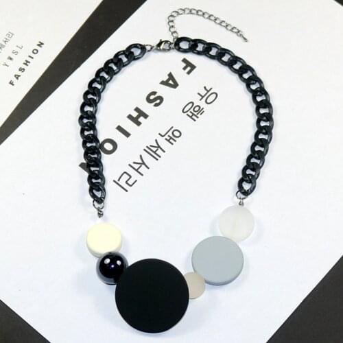 2009 New Colour Short Necklace Fashion Resin Sweater Chain Womens Necklace Wholesale