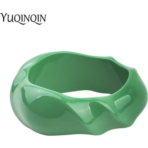 Trendy Resin Cuff Engraved Fashion Bracelets Bangles for Women White Acrylic Wide Big Bracelet Female Simple Charm Party Jewelry