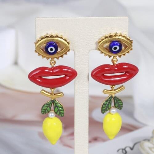 Hand-painted glazed angel eyes, red lips, lemon personality, no pierced ear clips