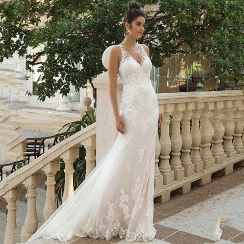 2021 Spring Trending Illusion Back V-Neck Beads Lace Applique Tulle Boho A-Line Wedding Dress Vestido De Noiva