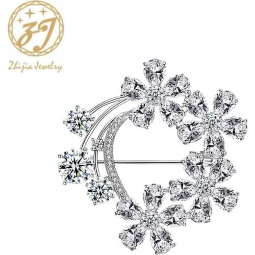 Zhijia Luxury Delicate Pins Brooches For Women Shiny Crystal Rhinestone Wreath Brooches Gifts Accessories
