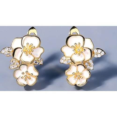 Elegant 925 Silver Lady Handmade Enamel Earring White Flower Temperament Lady Earring Golden Flower Lady Earrings Korean Earring
