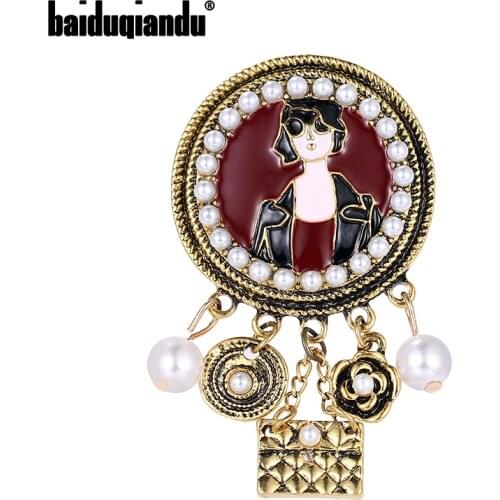 Baiduqiandu Brand Antique Gold Color Plated Enameled Photo Frame and Imitation Pearls Vintage Brooches