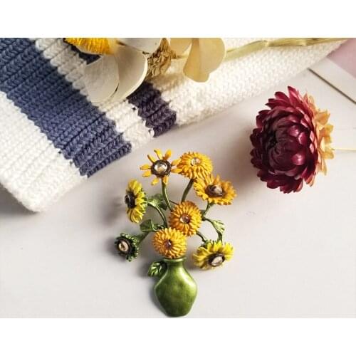 Sunflowers Brooch Flowers In A Vase Basges Metal Yellow Enamel Rhinestone Brooches for Women Girl Jewelry Gifts 2021 Wholesale