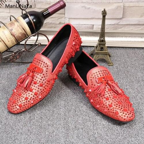 Bling Glitter Red Crystal Casual Men Shoes Round Toe Slip on Rivet Spikes Male Loafers Fringe Tassel Men Sneakers Zapatos Hombre