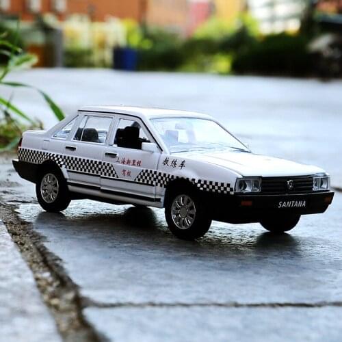 Boy toy Die-casts Coach car model with sound light Vehicle gift for children 1:32 business-van-Santana learner-driven vehicle