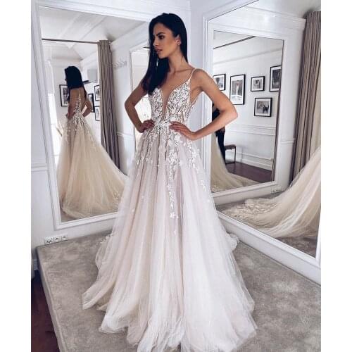 Lace Appliques 3D Flowers Wedding Dress V-neck 2021 Floor Length Tulle Organza Pleat Gorgeous Bridal Gowns Charming For Women