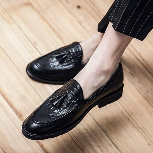 Fashion Trend shoes Classic 2021 Autumn Comfy Slip-on Mens Moccasins Male Footwear Wedding Office Tassel Loafers Shoes Men