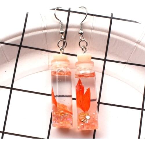 New Fashion Glass Leaves Transparent Round Earrings Women Fashion Dried Flowers Crystal Glass Earrings Ladies Cute Earrings