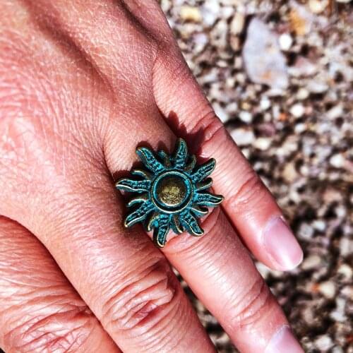 Womens Gothic Jewelry The Sun Rings Ghost Adjustable Bronze Green Ring Halloween Gift for Female Jewelry Retro Wholesale VGR010