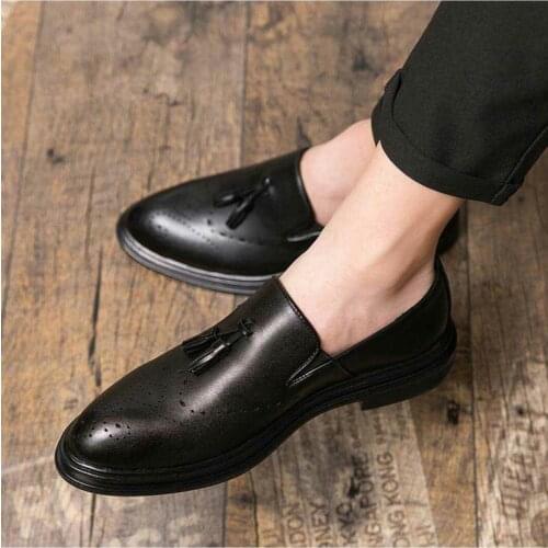 Mens Handmade PU Black Retro Tassel Hollow Fashion Trend Classic Business Loafers Low-heel Comfortable Casual Lazy Shoes ZQ0301