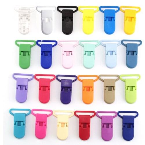 Free Shipping 200pcs 25MM Sutoyuen D shape Baby Plastic Pacifier Clips Plastic Clamp Soother Suspender Dummy Holder Clip