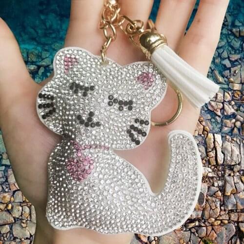 Cute White Animal New Fashion Charm Keychain Women Pendant High quality Jewelry wholesale Rhinestone Cat Leather Tassel KeyRing