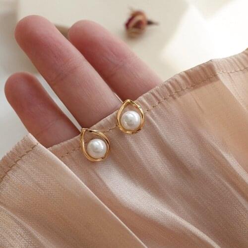 Water Drop Pearl Earrings for women Small Golden Stud Earrings Cute Korean Brincos Wedding Party Fashion Jewelry