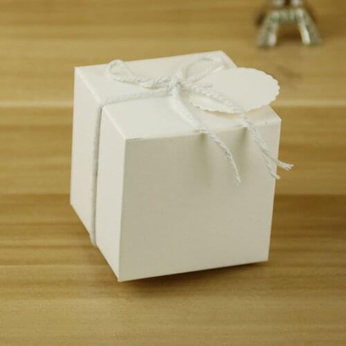 50PCS Kraft Paper Square Candy Boxes 5*5*5cm Wedding Party Gift Favor String Tags Box Paepr Card Board Box Holder Candy Boxes