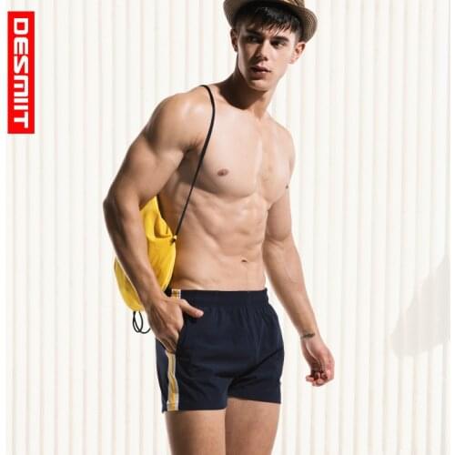 2018 Mens beach pants summer stretch shorts 2 points pants home beach running pants