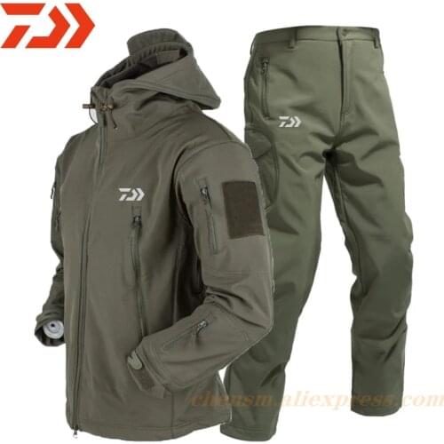 Daiwa 2021 S-4XL Soft Shell Winter Fishing Suits Men Trousers Tactical Windproof Waterproof Outdoor Jackets Men Hood Coat+Pant