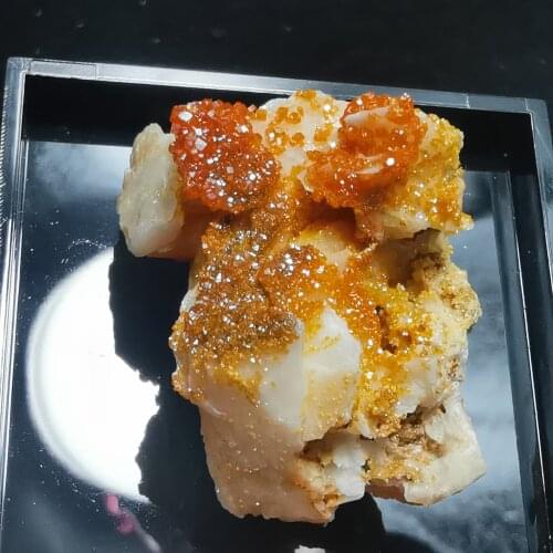 Natural high quality vanadium lead ore white flower barite mineral specimen healing energy QUARTZ GEM home decoration (send box)