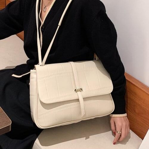 High-quality Casual Ladies Large-capacity Shoulder Bag 2021 New Female Bag Tide Messenger Bag Commuter Simple Underarm Tote Bag