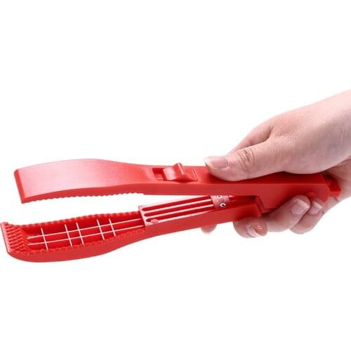 1Pc Fish Clip Hand Plastic Tackle Lock Multifunctional Tool Controller Fishing Body Grip Clamp Gripper Grabber