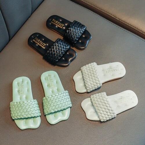 Childrens Flip-flop Slippers 2021 Summer New Girls Outdoor Soft-soled Non-slip Open-toed Flat-heel Fashion Kids Slippers 26-36