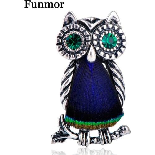 FUNMOR Peacock feather Body Owl Shape Brooches For Women Child Vintage Crystal Sweater Coat Decoration Lapel Pins Boutonniere