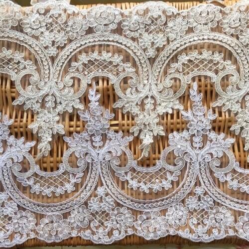 Hot Selling Romantic Sequin Embroidery Car Bone Lace Lace Wedding Dress Veil Special Material 23.5cm