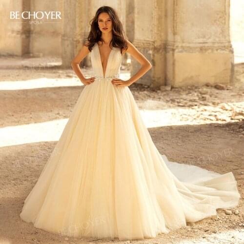 Wedding Dress V-neck Sleeveless A-Line Appliqued Open Back Court Train Bride Gown 2021 Princess BECHOYER EL151 Vestido de Noiva