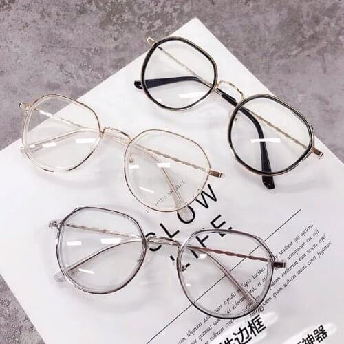 Blue Light Glasses Women Fashion Round Eyeglasses Vintage Luxury Computer Glasses Lenses Unisex Lunettes de lecture Decorative