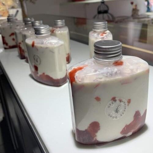 20pcs/lot Creative Disposable Plastic Beverage Bottle 250ml Coffee Bottle Milk Tea Bottle with Lid Plastic Container Bar Drink