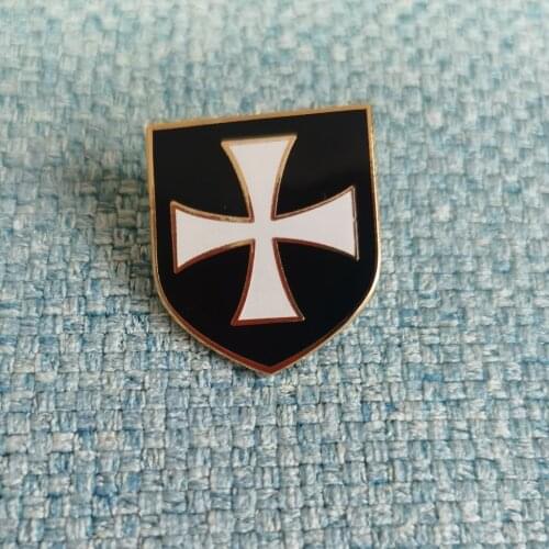 Custom Pin Badge Factory wholesale 100pcs masonic lapel badge white cross knights shield lapel pin